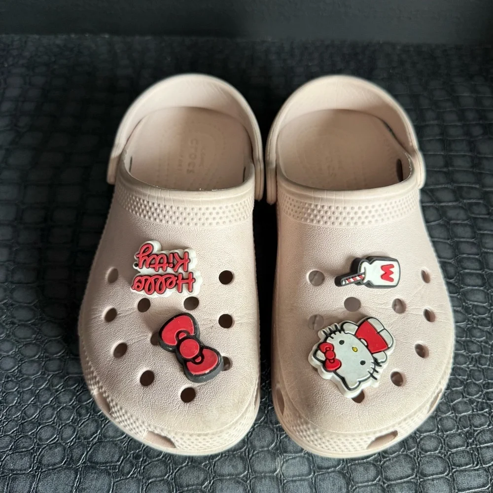 CROCS Kids White and Light Pink Classic Clog Pair with Charms size: C12